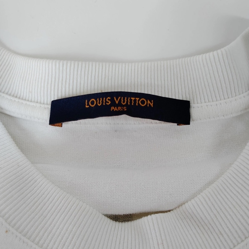 Louis Vuitton White Graphic T-Shirt - Picture 4 of 9